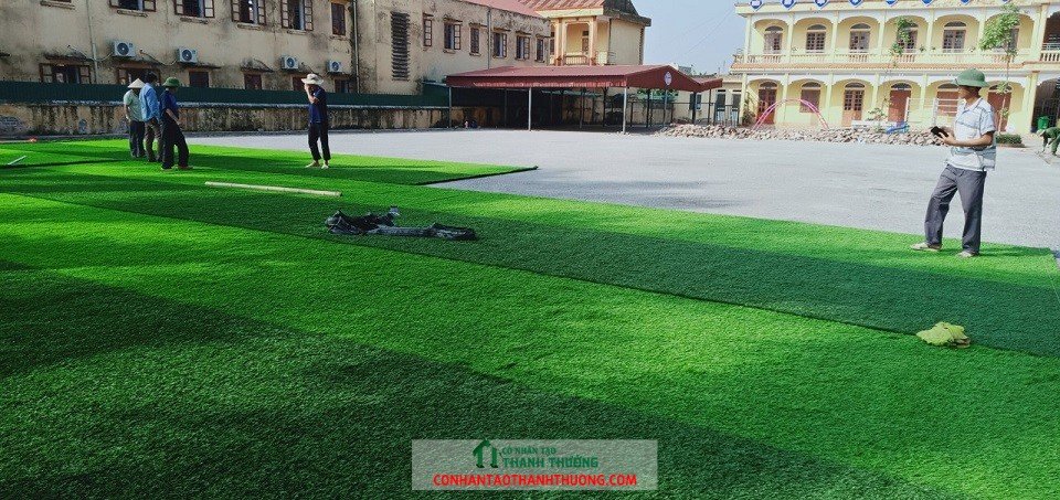 Thi công sân bóng đá cỏ nhân tạo tại trưởng tiểu học An Lâm
