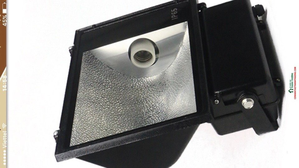 Điện chiếu sân bóng.