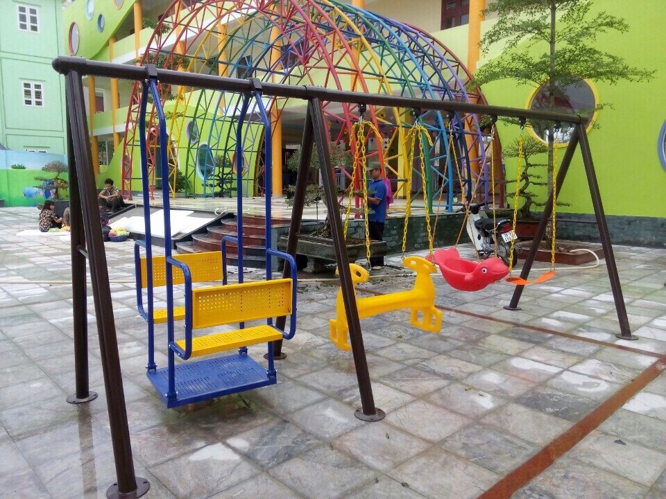 Xích đu ngộ nghĩnh cho bé