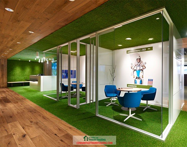 Cỏ nhân tạo trang trí văn phòng