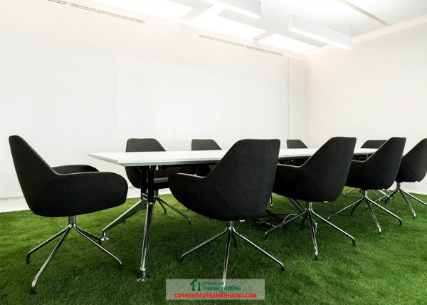 Cỏ nhân tạo trang trí văn phòng