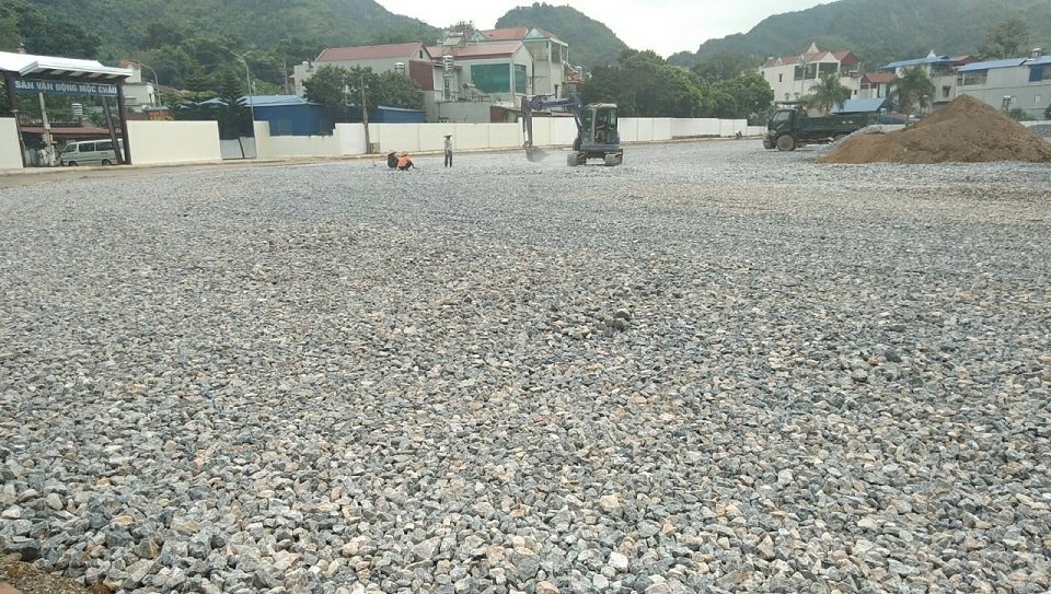 Thi công sân bóng đá cỏ nhân tạo