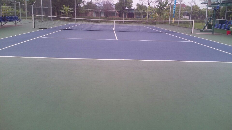 sân tenis đạt chuẩn