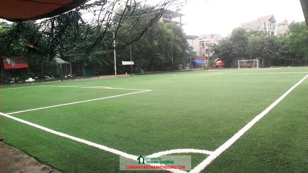 Bảo dưỡng cỏ nhân tạo sân bóng đá