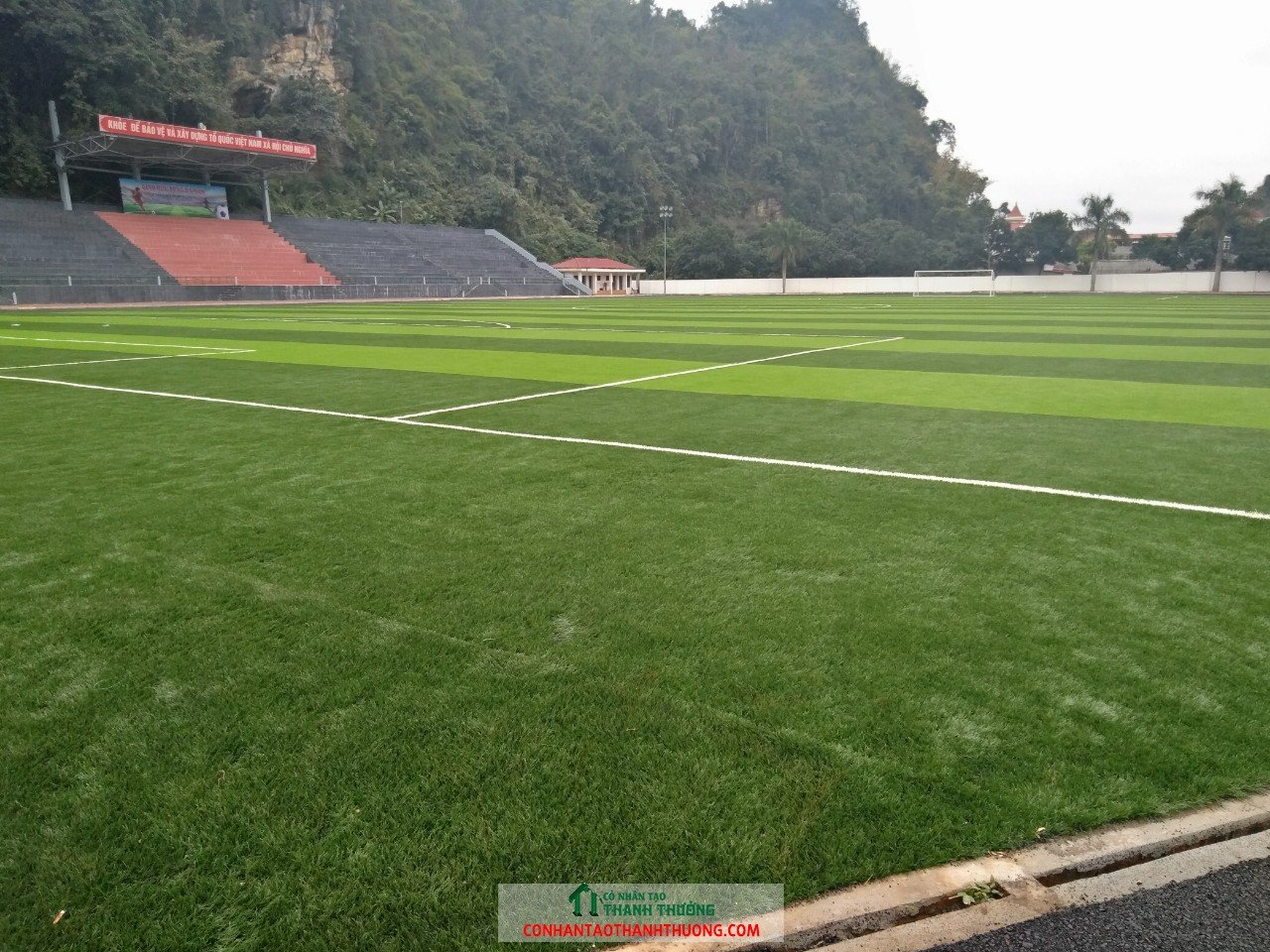 Thi công sân vận động Huyện Mộc Châu
