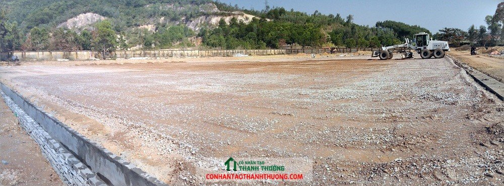 Thi công nền hạ sân bóng đá