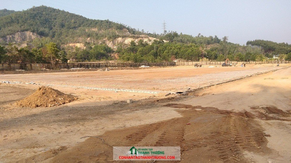 Thi công sân bóng đá cỏ nhân tạo Quảng Ninh