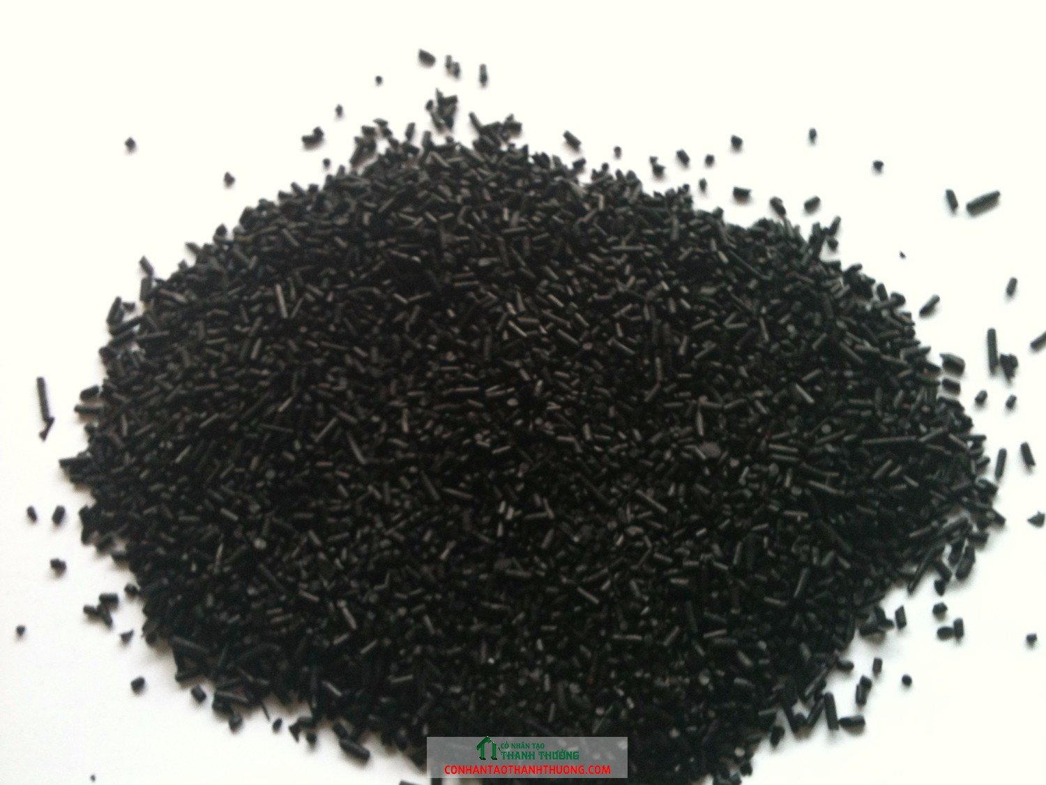 hạt cao su trải sân cỏ nhân tạo