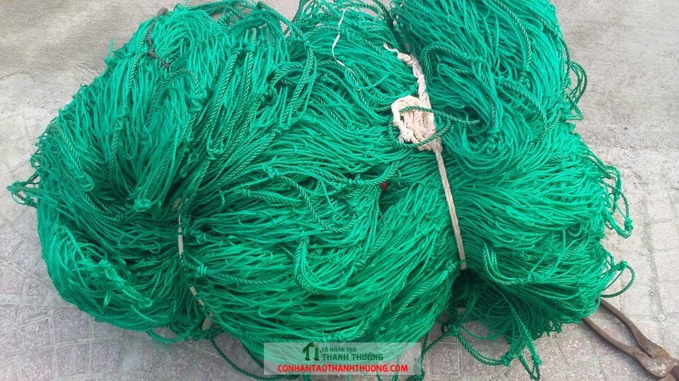 Lưới chắn sân bóng đá