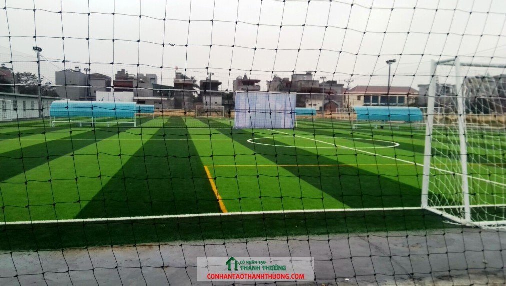 Ghế ngồi xem sân bóng cỏ nhân tạo