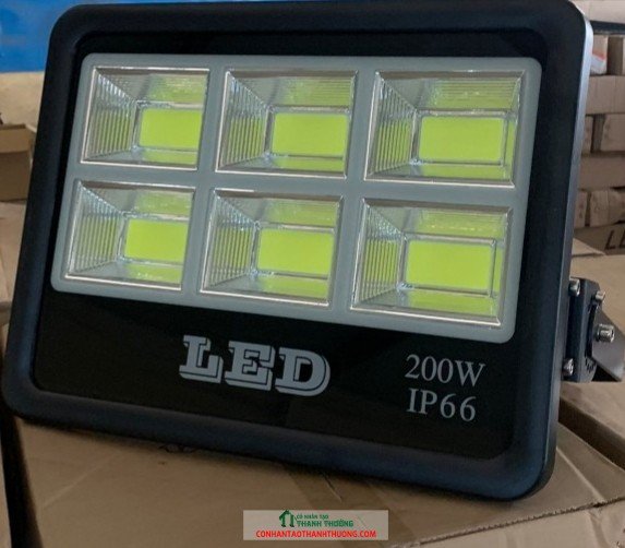 đèn led chiếu sân bóng đá